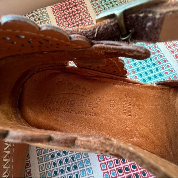 Spring Step Airy Wedge Heels 7.5 - Picture 6 of 7